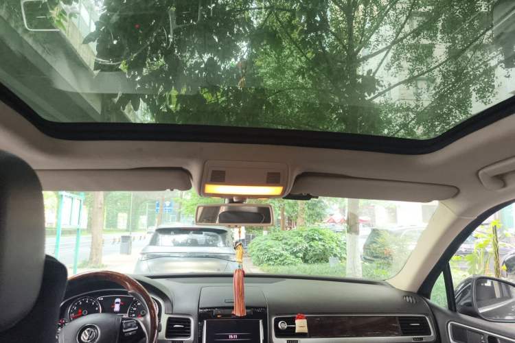 Used Volkswagen Touareg 2014 3.0 TSI New Edition Headliner