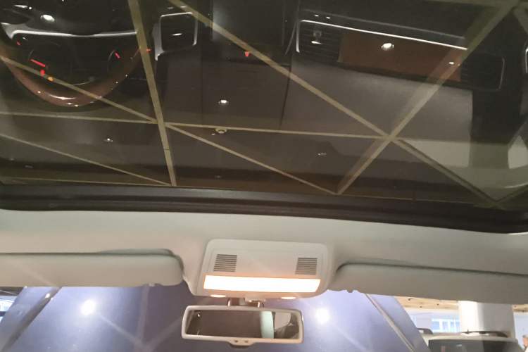 Used Volkswagen Touareg 2014 3.0 TSI New Edition Headliner