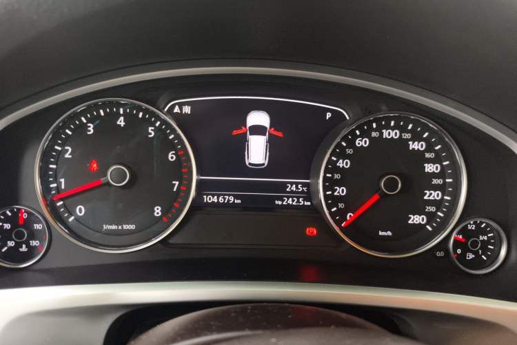 Used Volkswagen Touareg 2014 3.0 TSI New Edition Instrument Cluster