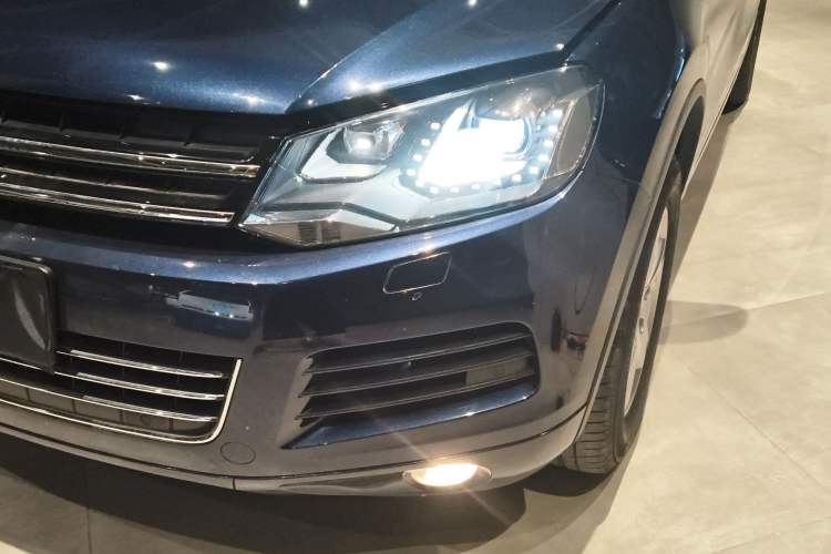 Used Volkswagen Touareg 2014 3.0 TSI New Edition Left Front Headlight
