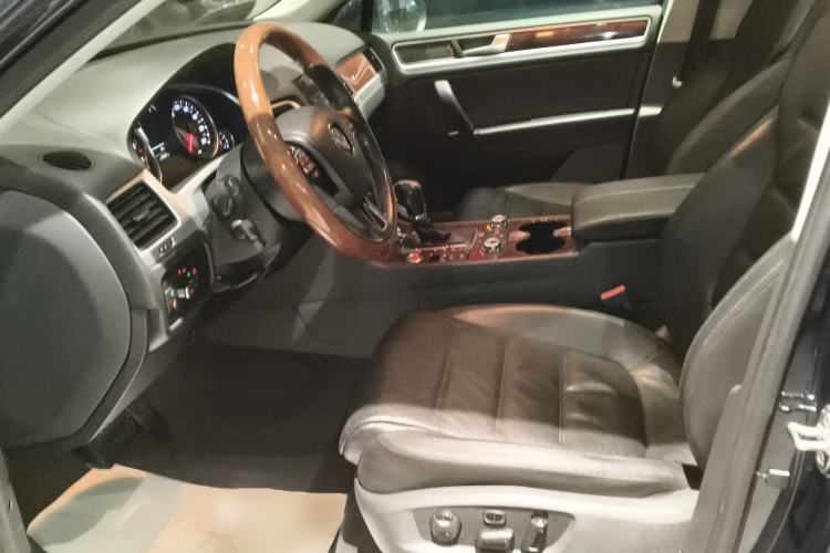 Used Volkswagen Touareg 2014 3.0 TSI New Edition Left Front Seat