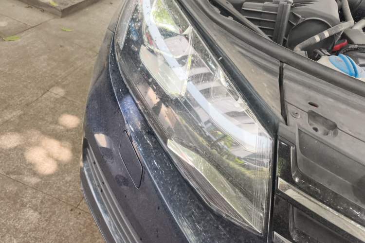 Used Volkswagen Touareg 2014 3.0 TSI New Edition Right Front Headlight