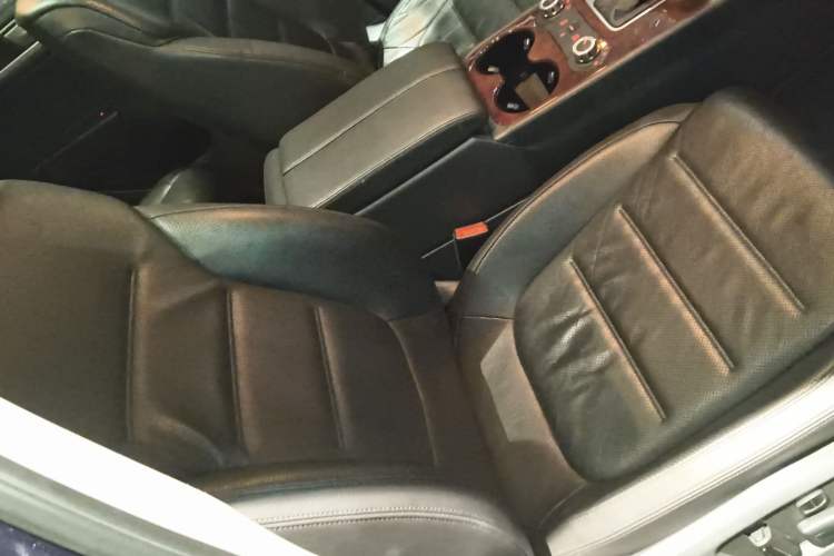 Used Volkswagen Touareg 2014 3.0 TSI New Edition Right Front Seat