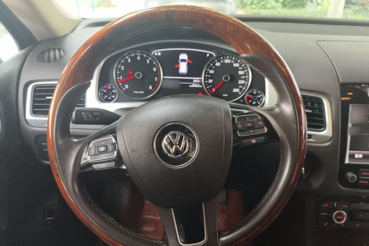 Used Volkswagen Touareg 2014 3.0 TSI New Edition Steering Wheel