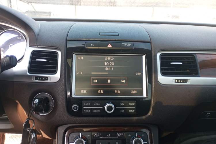 Used Volkswagen Touareg 2014 3.0 TSI New Edition Audio And AC Panel