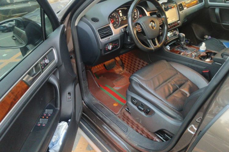 Used Volkswagen Touareg 2014 3.0 TSI New Edition Driver Seat