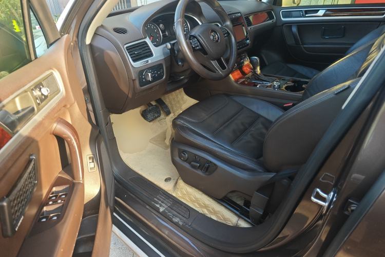 Used Volkswagen Touareg 2014 3.0 TSI New Edition Driver Seat