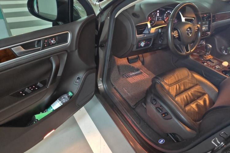 Used Volkswagen Touareg 2014 3.0 TSI New Edition Driver Seat