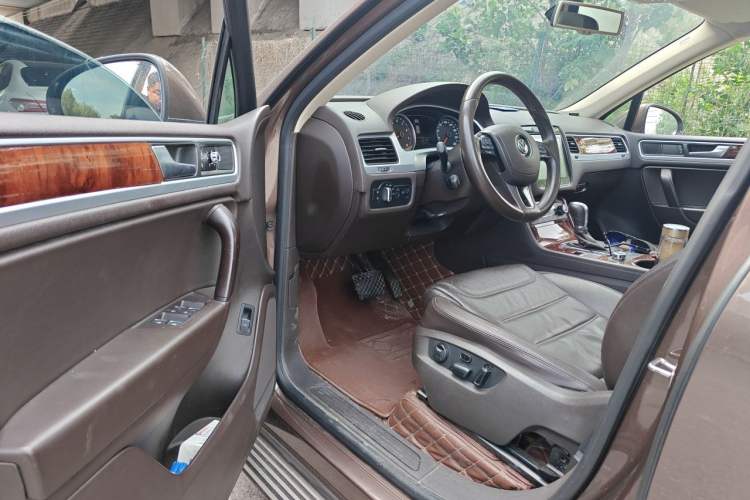 Used Volkswagen Touareg 2014 3.0 TSI New Edition Driver Seat