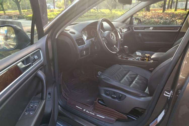 Used Volkswagen Touareg 2014 3.0 TSI New Edition Driver Seat