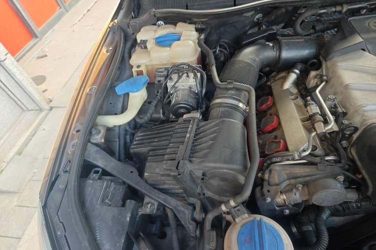 Used Volkswagen Touareg 2014 3.0 TSI New Edition Engine Bay Right