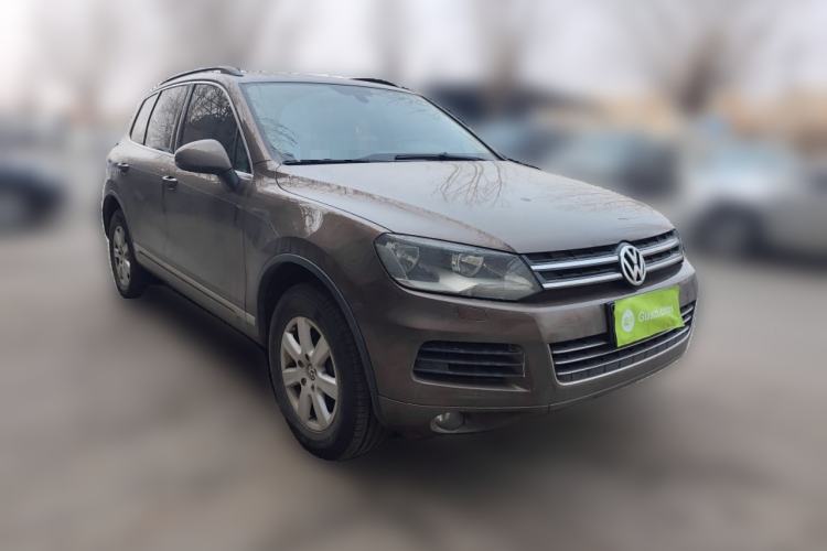 Used Volkswagen Touareg 2014 3.0 TSI New Edition Front Right 45 Deg