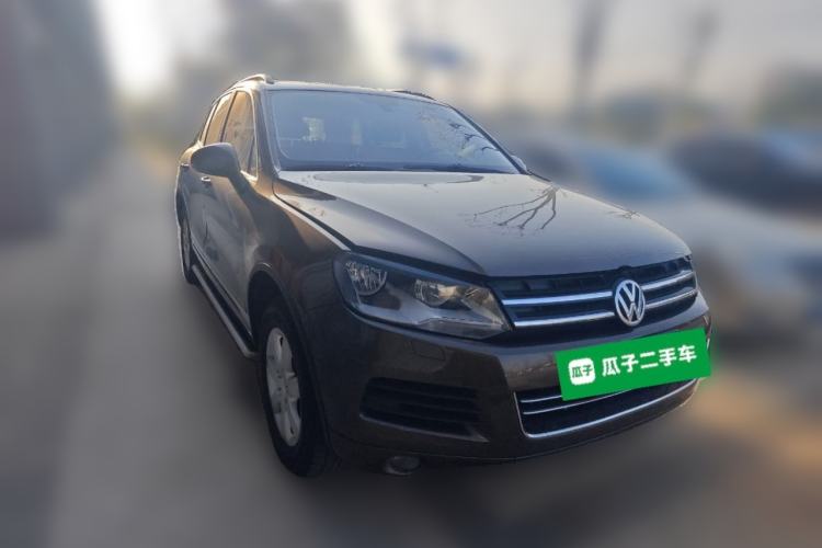 Used Volkswagen Touareg 2014 3.0 TSI New Edition Front Right 45 Deg