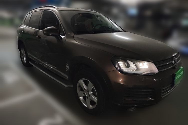Used Volkswagen Touareg 2014 3.0 TSI New Edition Front Right 45 Deg
