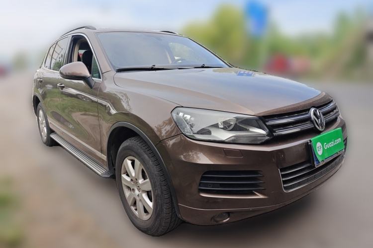 Used Volkswagen Touareg 2014 3.0 TSI New Edition Front Right 45 Deg