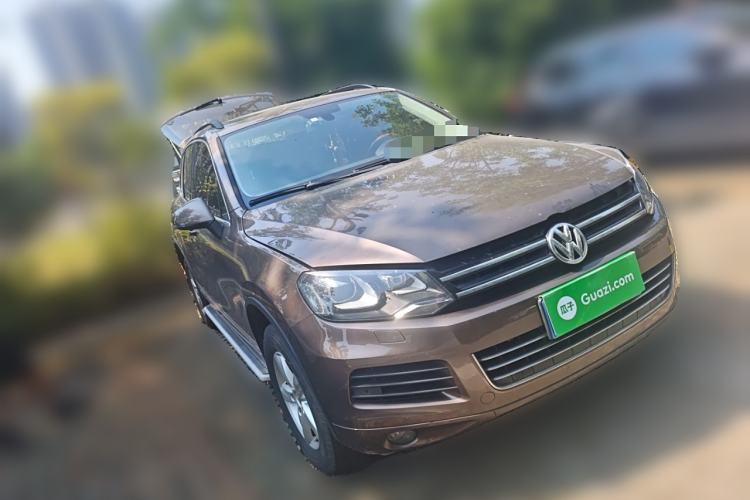 Used Volkswagen Touareg 2014 3.0 TSI New Edition Front Right 45 Deg
