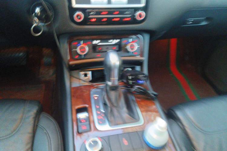 Used Volkswagen Touareg 2014 3.0 TSI New Edition Gear Lever