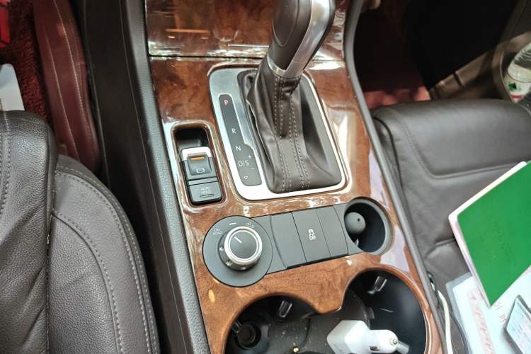 Used Volkswagen Touareg 2014 3.0 TSI New Edition Gear Lever
