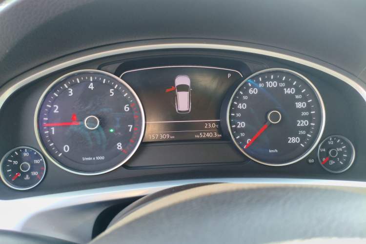 Used Volkswagen Touareg 2014 3.0 TSI New Edition Instrument Cluster