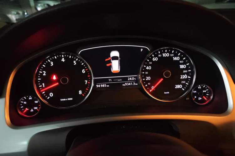 Used Volkswagen Touareg 2014 3.0 TSI New Edition Instrument Cluster