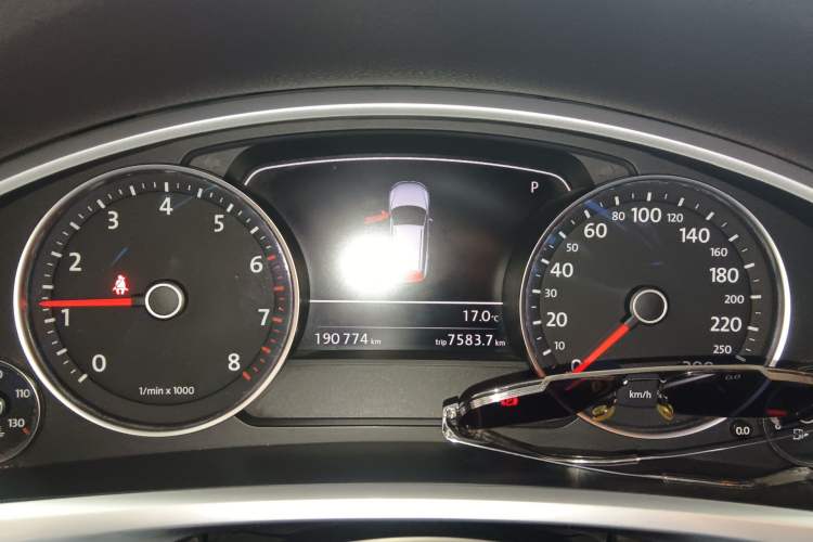 Used Volkswagen Touareg 2014 3.0 TSI New Edition Instrument Cluster