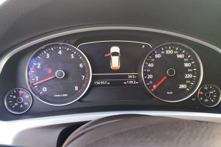 Used Volkswagen Touareg 2014 3.0 TSI New Edition Instrument Cluster