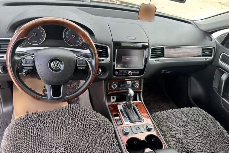 Used Volkswagen Touareg 2014 3.0 TSI New Edition Interior 1