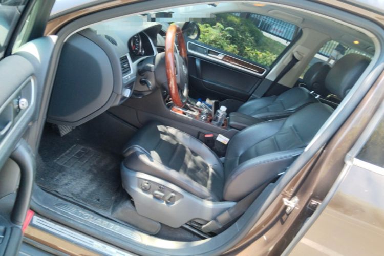 Used Volkswagen Touareg 2014 3.0 TSI New Edition Interior 3