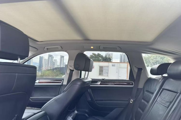 Used Volkswagen Touareg 2014 3.0 TSI New Edition Interior 5