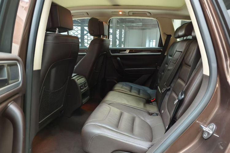 Used Volkswagen Touareg 2014 3.0 TSI New Edition Interior 5