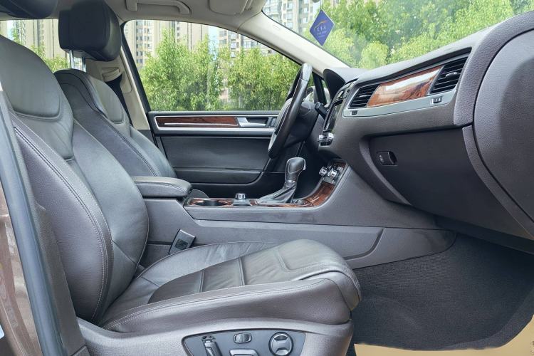 Used Volkswagen Touareg 2014 3.0 TSI New Edition Interior 7