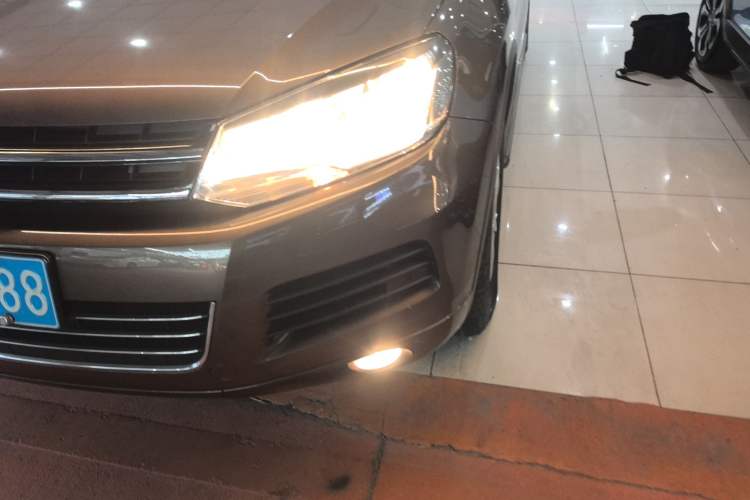 Used Volkswagen Touareg 2014 3.0 TSI New Edition Left Front Headlight