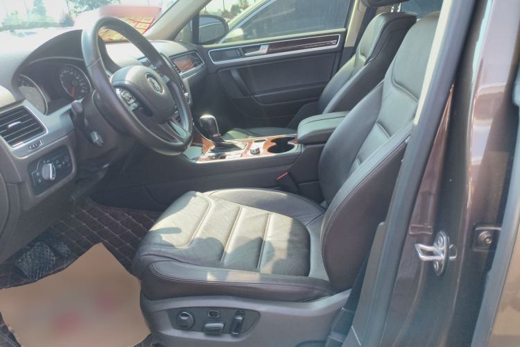 Used Volkswagen Touareg 2014 3.0 TSI New Edition Left Front Seat