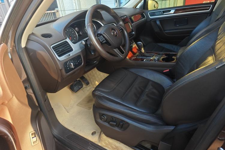 Used Volkswagen Touareg 2014 3.0 TSI New Edition Left Front Seat