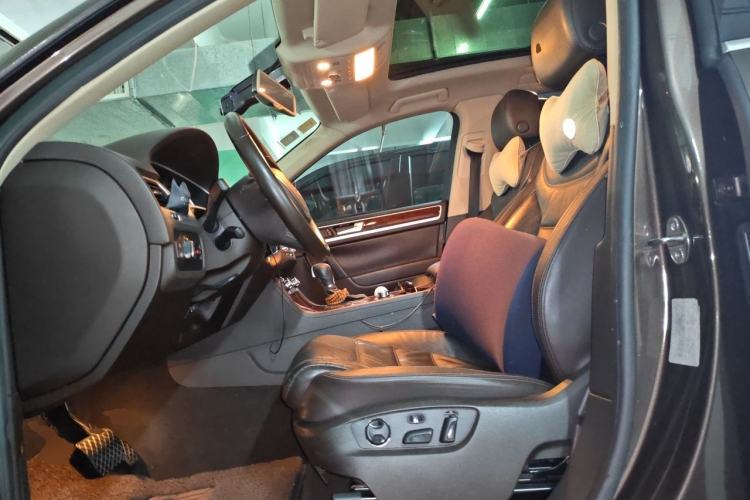 Used Volkswagen Touareg 2014 3.0 TSI New Edition Left Front Seat