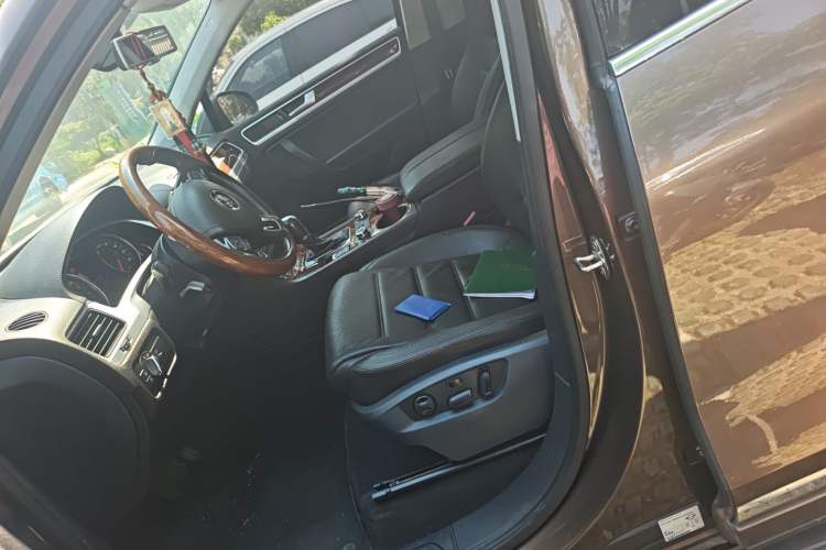 Used Volkswagen Touareg 2014 3.0 TSI New Edition Left Front Seat