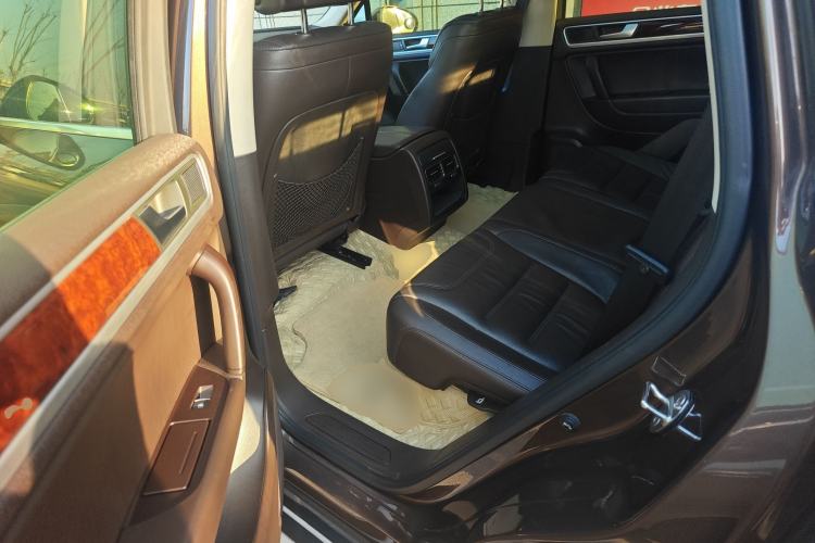 Used Volkswagen Touareg 2014 3.0 TSI New Edition Left Rear Seat