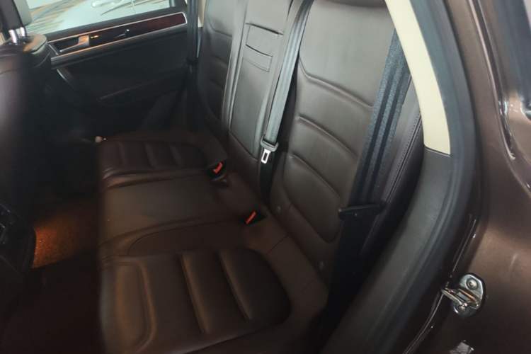 Used Volkswagen Touareg 2014 3.0 TSI New Edition Left Rear Seat