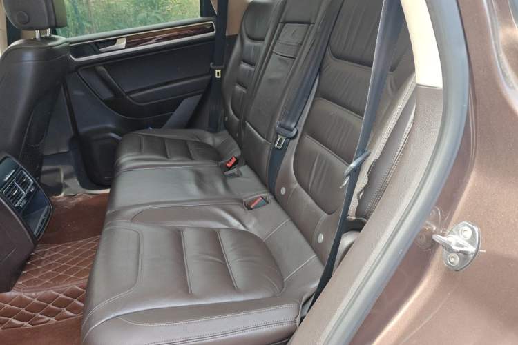 Used Volkswagen Touareg 2014 3.0 TSI New Edition Left Rear Seat