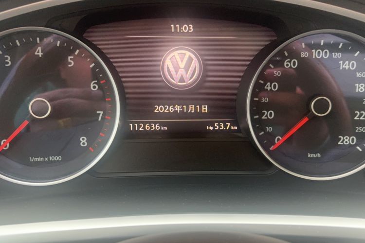 Used Volkswagen Touareg 2014 3.0 TSI New Edition Odometer Close Up