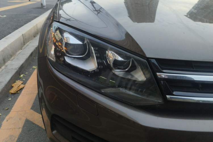 Used Volkswagen Touareg 2014 3.0 TSI New Edition Right Front Headlight
