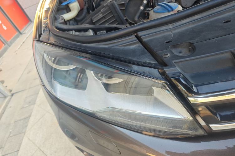 Used Volkswagen Touareg 2014 3.0 TSI New Edition Right Front Headlight