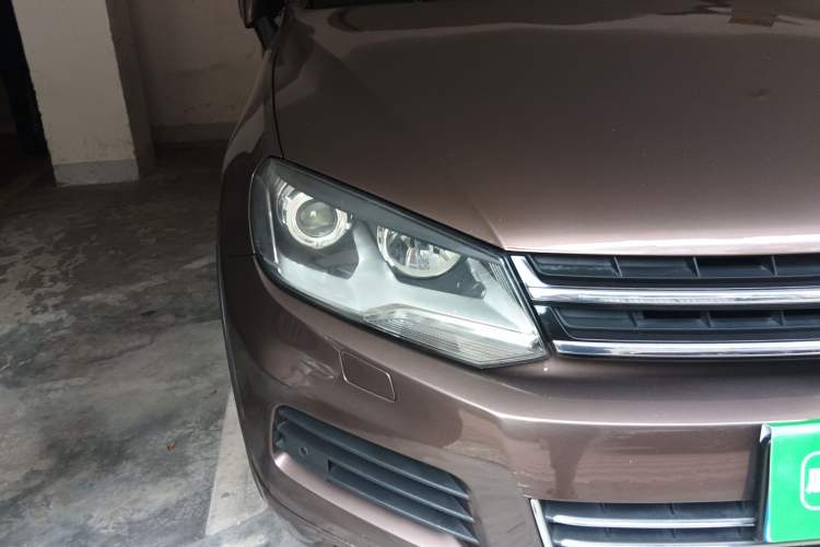 Used Volkswagen Touareg 2014 3.0 TSI New Edition Right Front Headlight