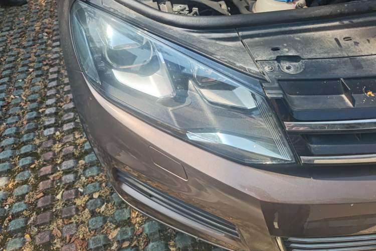 Used Volkswagen Touareg 2014 3.0 TSI New Edition Right Front Headlight