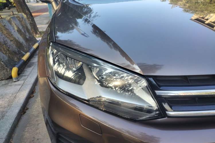 Used Volkswagen Touareg 2014 3.0 TSI New Edition Right Front Headlight