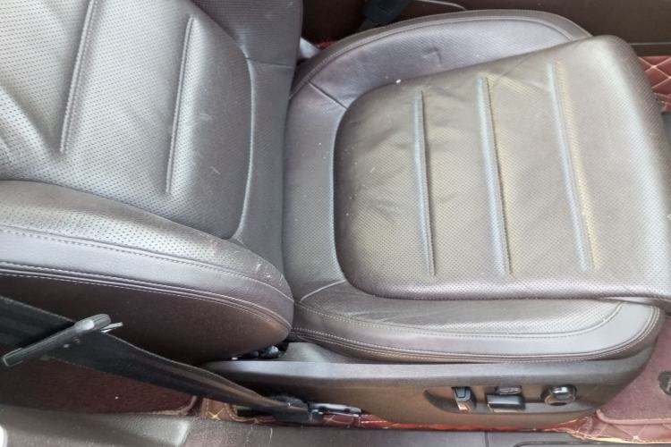 Used Volkswagen Touareg 2014 3.0 TSI New Edition Right Front Seat