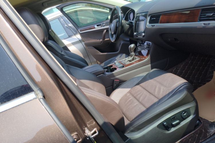 Used Volkswagen Touareg 2014 3.0 TSI New Edition Right Front Seat