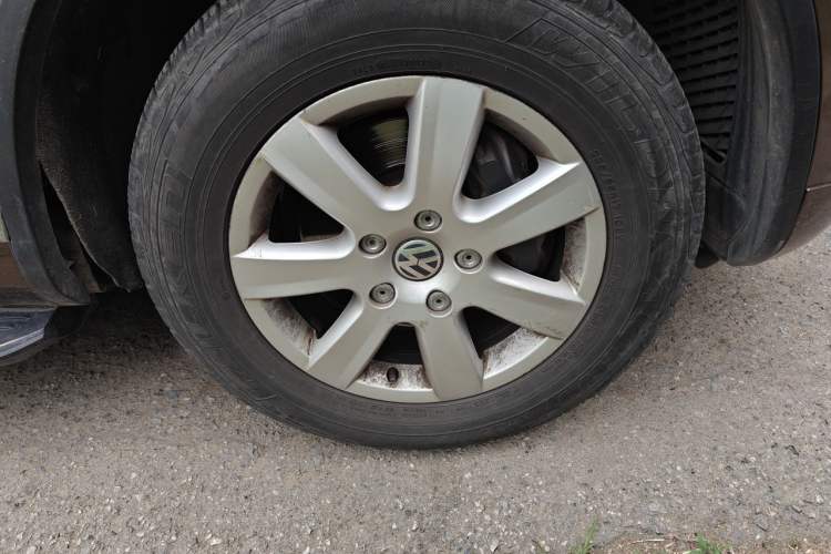 Used Volkswagen Touareg 2014 3.0 TSI New Edition Right Front Wheel Hub