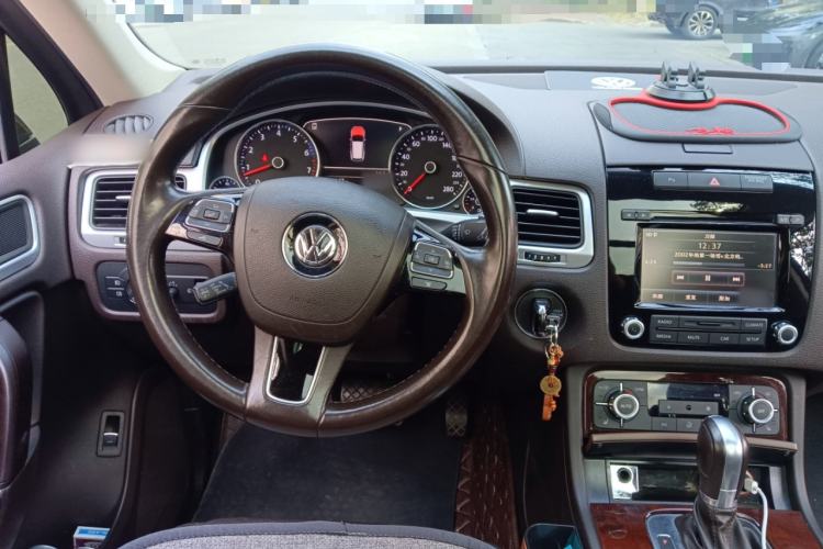Used Volkswagen Touareg 2014 3.0 TSI New Edition Steering Wheel