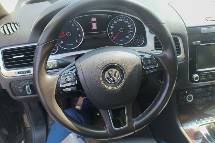 Used Volkswagen Touareg 2014 3.0 TSI New Edition Steering Wheel